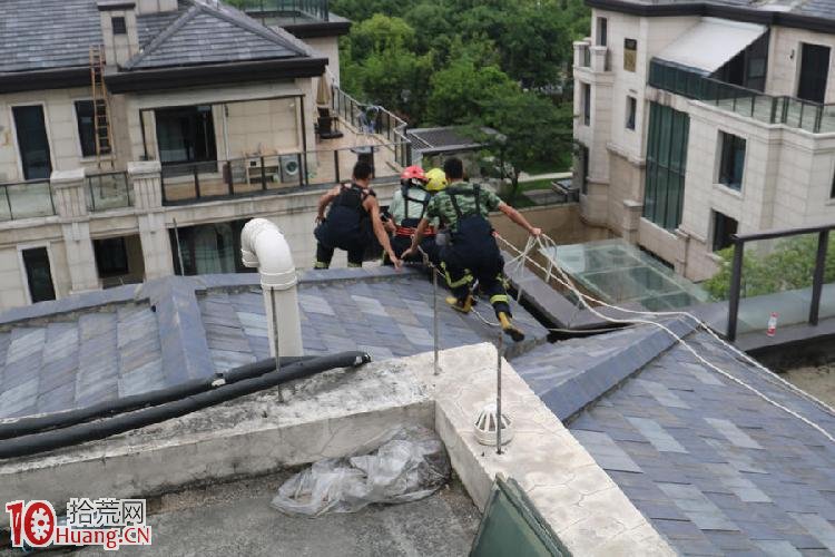 男子炒股亏3000万想跳楼:站楼顶喝茅台,让妻再打5000万 男子炒股亏3000万想跳楼:站楼顶喝茅台,让妻再打5000万
